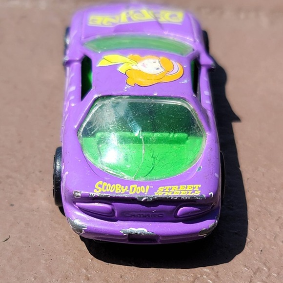 Vtg Racing Champions '96 Camaro Scooby-Doo Daphne Diecast Car - Picture 5 of 6
